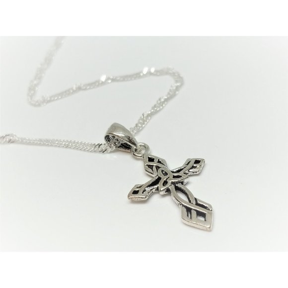 925 Sterling Silver Celtic Cross Pendant And Chain - Picture 4 of 7